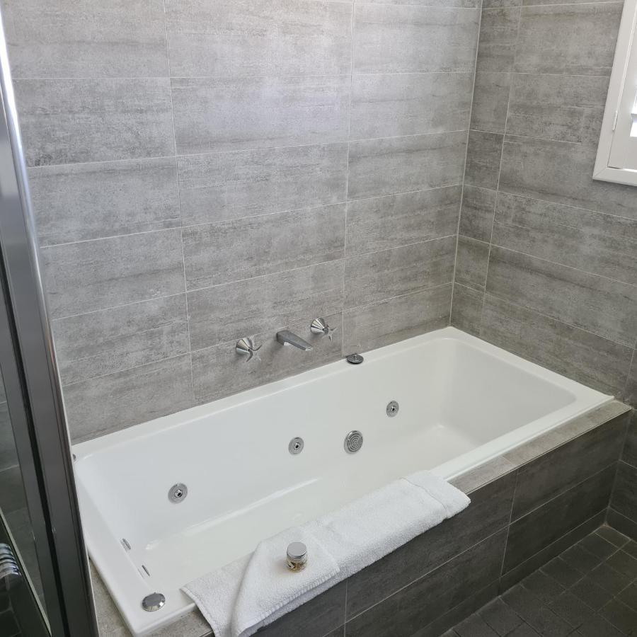 Quays Hotel