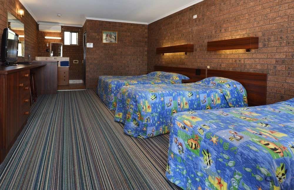 Quays Hotel 4*