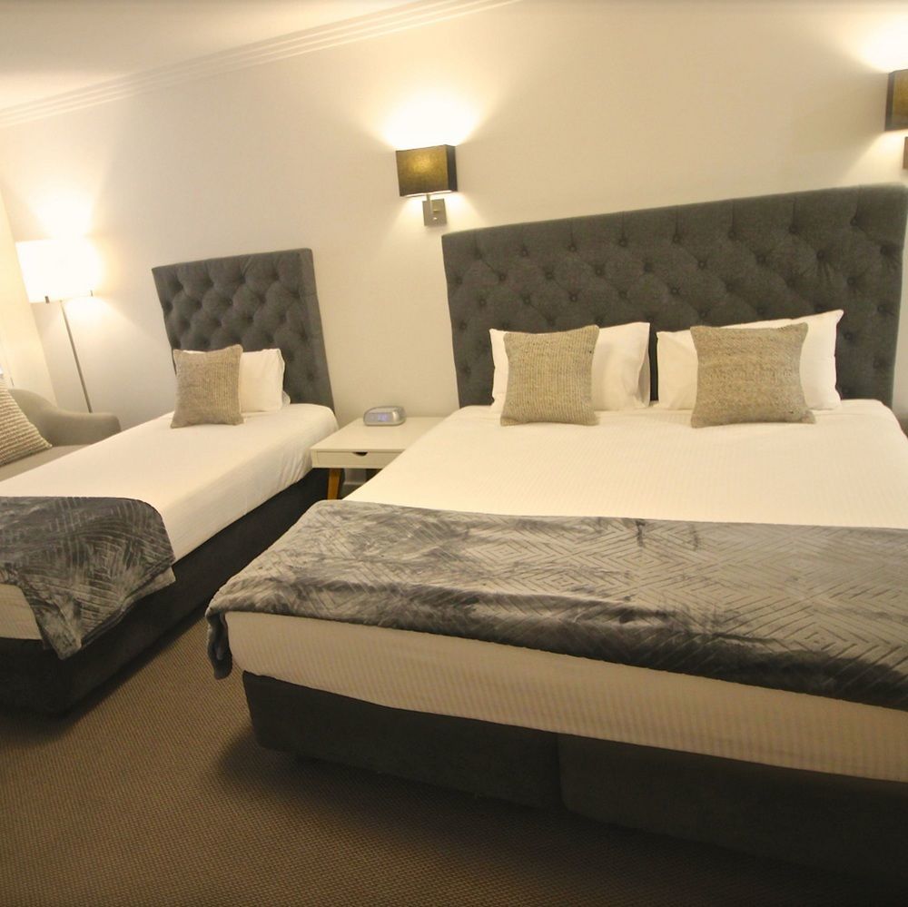 Quays Hotel 4*