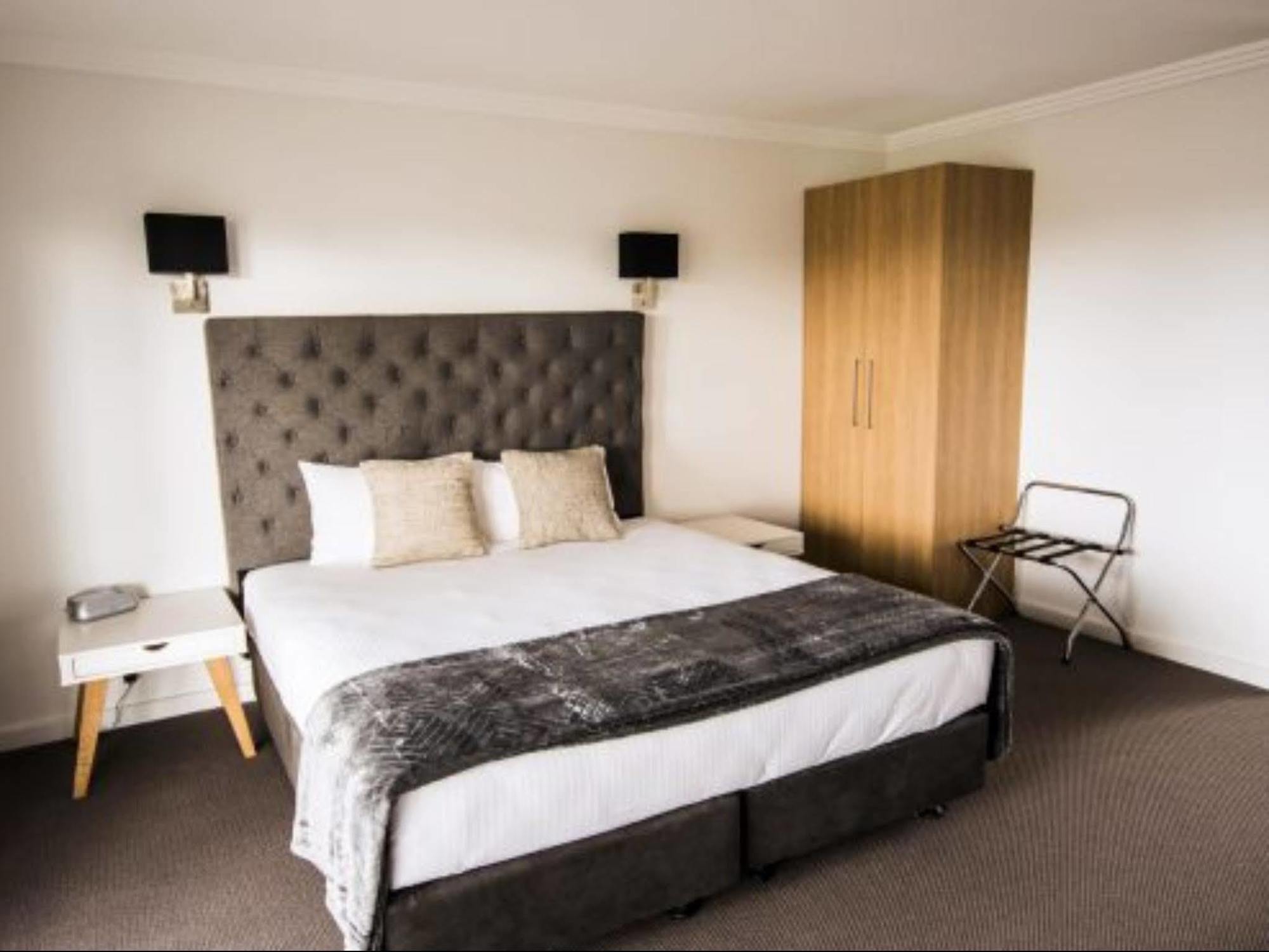 Hotel Quays 4*